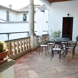  Appartement Maghetti - Modernized Flat In Historic Palazzo In The Center Of